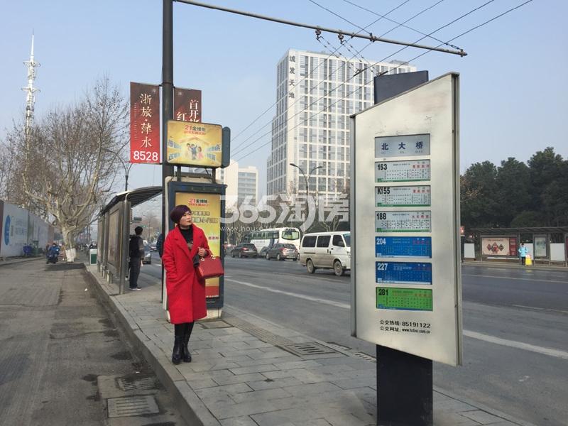2016年1月大悦城中粮天悦项目周边公交站