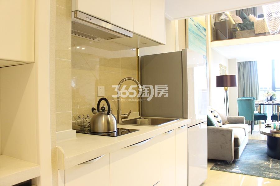 向江来时代中心黄龙御公馆C户型50方样板房——厨房